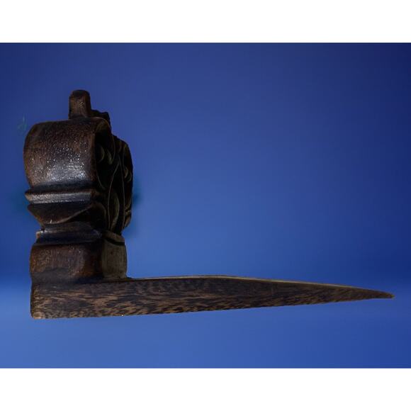 Hand Carved Mahogany Olde English Heraldic Motif Wooden Door Stop 8"x5.5"x3.5." - Picture 5 of 7